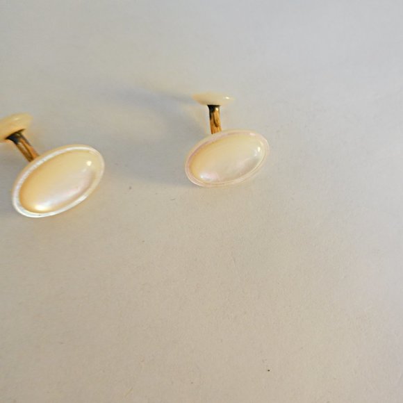 Mother of Pearl Antique Cufflinks - Picture 2 of 2